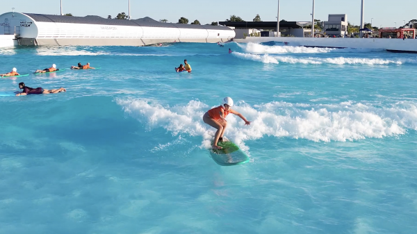 learn to surf wavegarden
