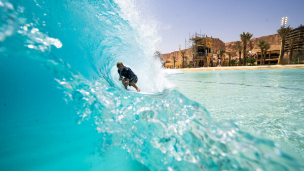 Endless Surf at Aquarabia